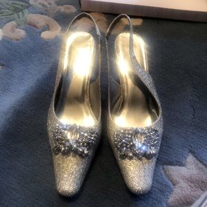 Women size 9 Pierre Dumas silver sling back